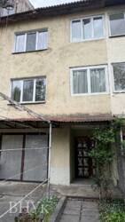 Продаж трирівневої квартири котеджного типу з гаражем і особистим подвір'ям фото 19 Продаж трирівневої квартири котеджного типу з гаражем і особистим подвір'ям фото 19