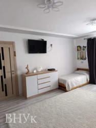 Продається простора 2-кімнатна квартира площею 80 м² фото 13 Продається простора 2-кімнатна квартира площею 80 м² фото 13