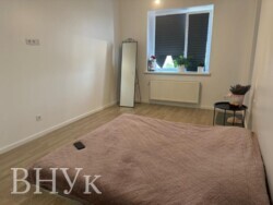 Продаж просторої 1 кімнатної квартири по вулиці Перемоги фото 1 Продаж просторої 1 кімнатної квартири по вулиці Перемоги фото 1