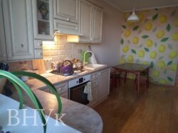 ������ 3-������� �������� 82 ��,� � ��������� ���� 9