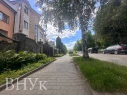 Продається велика 4-кімнатна квартира в будинку клубного типу по вул. Корнея Толстюка (колишня Достоєвського). фото 2 Продається велика 4-кімнатна квартира в будинку клубного типу по вул. Корнея Толстюка (колишня Достоєвського). фото 2