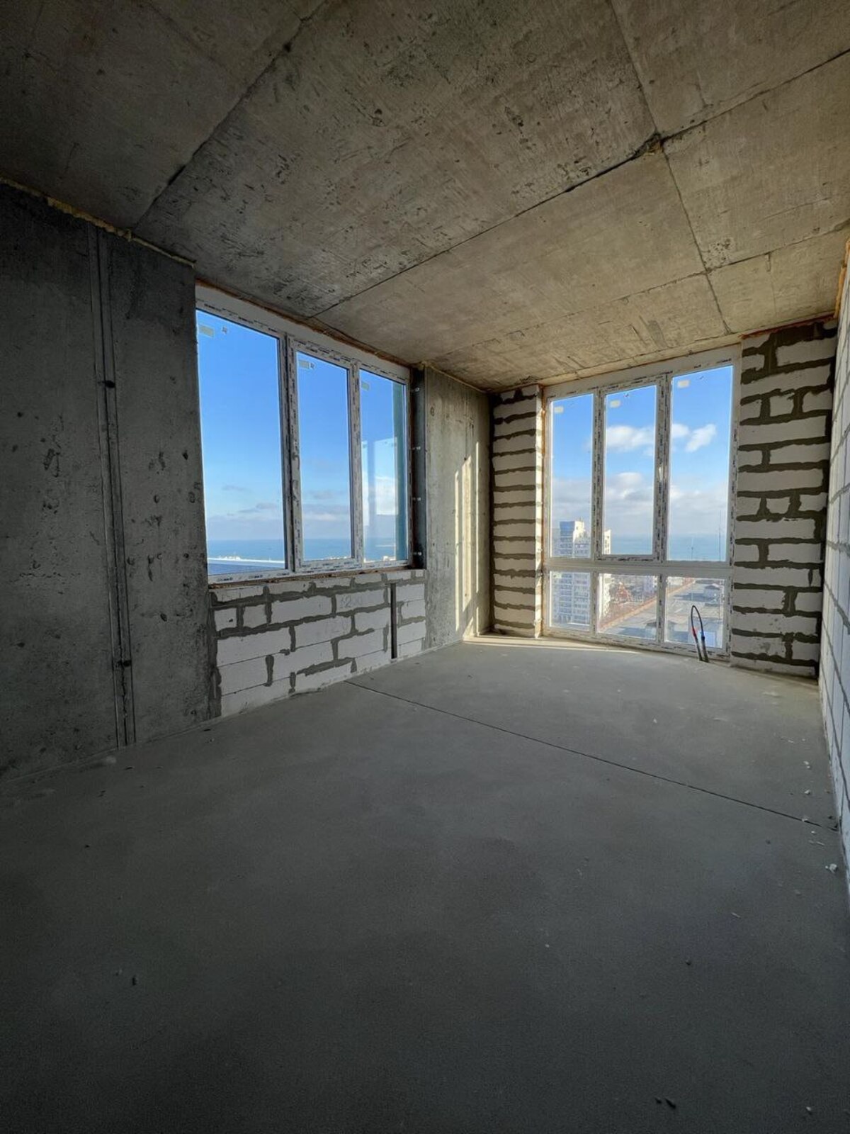 3х кімнатна в новобудові з терасою фото 1 3х кімнатна в новобудові з терасою фото 1