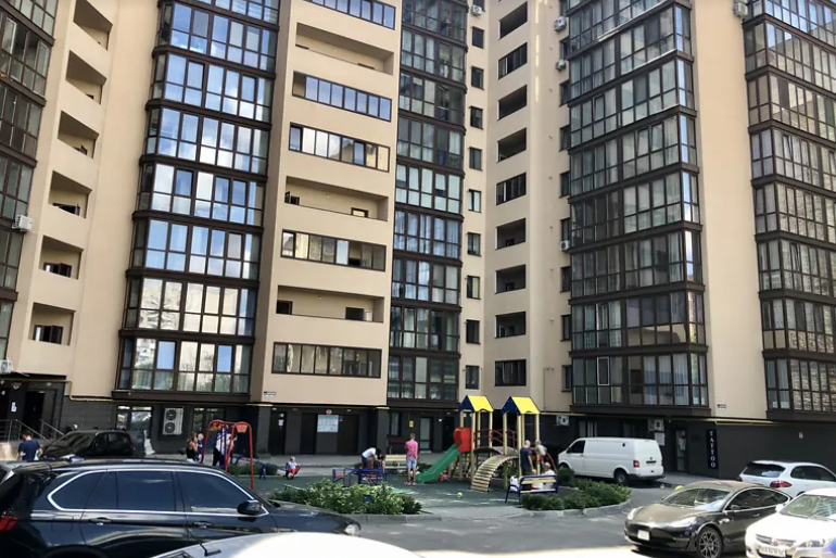 Продаж 2к квартири 58 кв. м на вул. Пирогова 76В фото 1 Продаж 2к квартири 58 кв. м на вул. Пирогова 76В фото 1