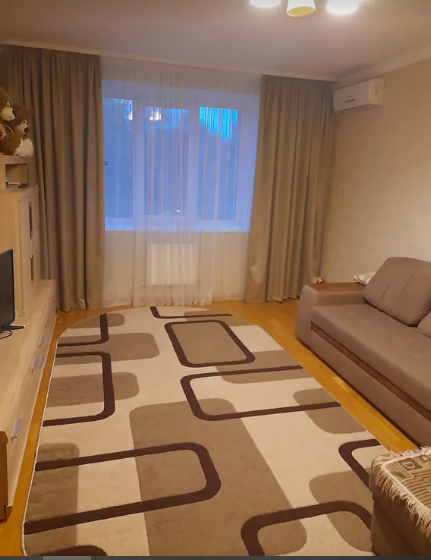 Продаж 2к квартири 81 кв. м на вул. Левка Лук’яненка 20 фото 1 Продаж 2к квартири 81 кв. м на вул. Левка Лук’яненка 20 фото 1