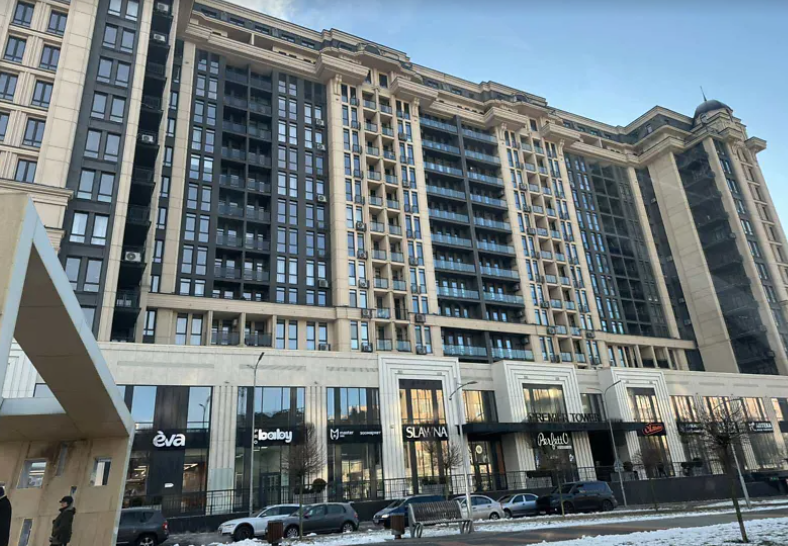 Продаж 2к квартири 82.1 кв. м на просп. Космонавтів фото 1 Продаж 2к квартири 82.1 кв. м на просп. Космонавтів фото 1