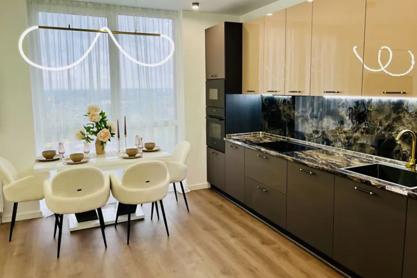 Продаж 2к квартири 68.3 кв. м на пров. Цегельний 18 фото 1 Продаж 2к квартири 68.3 кв. м на пров. Цегельний 18 фото 1
