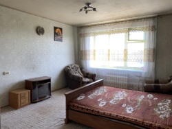 Однокімнатна квартира на Космосі фото 1 Однокімнатна квартира на Космосі фото 1