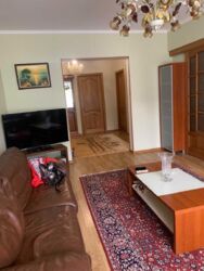 Продаж повнометражної 3-кімнатної квартири на пр.Маяковського фото 2 Продаж повнометражної 3-кімнатної квартири на пр.Маяковського фото 2