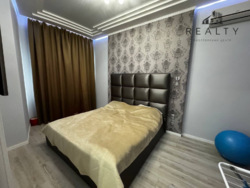 Трикімнатна квартира на Волгоградській 26а фото 1 Трикімнатна квартира на Волгоградській 26а фото 1