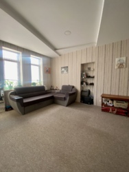 Продаж 2 кімнатної сталінки, Металургів (проспект Соборний) фото 1 Продаж 2 кімнатної сталінки, Металургів (проспект Соборний) фото 1