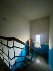 Продаж 2 кімнатної сталінки, Металургів (проспект Соборний) фото 3 Продаж 2 кімнатної сталінки, Металургів (проспект Соборний) фото 3