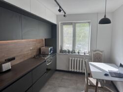 Продаж 4-х кімнатної квартири Бабурка 16 мкрн фото 1 Продаж 4-х кімнатної квартири Бабурка 16 мкрн фото 1