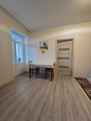 ПРОДАЖ 2-ох кім квартири в сталінці (Критий ринок) фото 10 ПРОДАЖ 2-ох кім квартири в сталінці (Критий ринок) фото 10