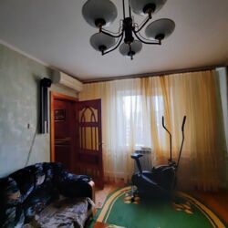 Продається квартира Дніпропетровська, Кам'янське, Кам'янське, 4 мкр фото 1 Продається квартира Дніпропетровська, Кам'янське, Кам'янське, 4 мкр фото 1