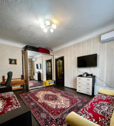 Продається квартира Дніпропетровська, Кам'янське, Кам'янське, центр фото 5 Продається квартира Дніпропетровська, Кам'янське, Кам'янське, центр фото 5