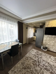 Продається квартира Дніпропетровська, Кам'янське, Кам'янське, центр, Ковалевича фото 2 Продається квартира Дніпропетровська, Кам'янське, Кам'янське, центр, Ковалевича фото 2