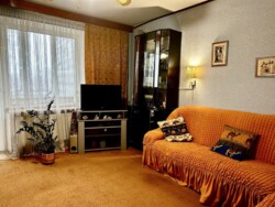 Продається квартира Дніпропетровська, Кам'янське, Кам'янське, центр фото 1 Продається квартира Дніпропетровська, Кам'янське, Кам'янське, центр фото 1