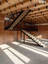 Продам просторную квартиру, расположенную в двух уровнях исторического здания ул. В. Вернадского, 27 фото 5 Продам просторную квартиру, расположенную в двух уровнях исторического здания ул. В. Вернадского, 27 фото 5