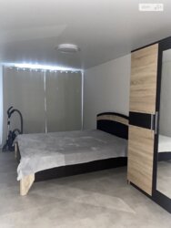 Продаю 2-кімнатну квартиру-студію по вулиці Євгена Мельнікова фото 2 Продаю 2-кімнатну квартиру-студію по вулиці Євгена Мельнікова фото 2