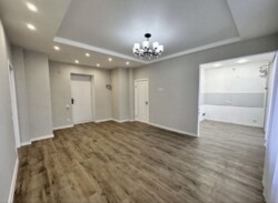 Продається квартира Дніпропетровська, Кам'янське, Кам'янське, центр фото 1 Продається квартира Дніпропетровська, Кам'янське, Кам'янське, центр фото 1