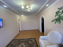 Продається квартира Дніпропетровська, Кам'янське, Кам'янське, центр фото 6 Продається квартира Дніпропетровська, Кам'янське, Кам'янське, центр фото 6