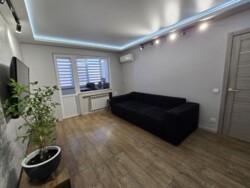 Продається квартира Дніпропетровська, Кам'янське, Кам'янське, центр фото 4 Продається квартира Дніпропетровська, Кам'янське, Кам'янське, центр фото 4