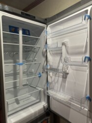 Продається квартира Дніпропетровська, Кам'янське, Кам'янське, центр фото 3 Продається квартира Дніпропетровська, Кам'янське, Кам'янське, центр фото 3