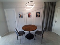 Best House (-1),  482,  ,   3