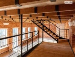 Продам просторную квартиру, расположенную в двух уровнях исторического здания ул. В. Вернадского, 27 фото 1 Продам просторную квартиру, расположенную в двух уровнях исторического здания ул. В. Вернадского, 27 фото 1