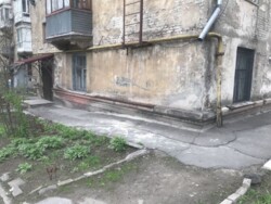 Продається квартира Дніпропетровська, Кам'янське, Кам'янське, центр фото 3 Продається квартира Дніпропетровська, Кам'янське, Кам'янське, центр фото 3