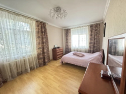 Продається квартира Дніпропетровська, Кам'янське, Кам'янське, центр фото 9 Продається квартира Дніпропетровська, Кам'янське, Кам'янське, центр фото 9