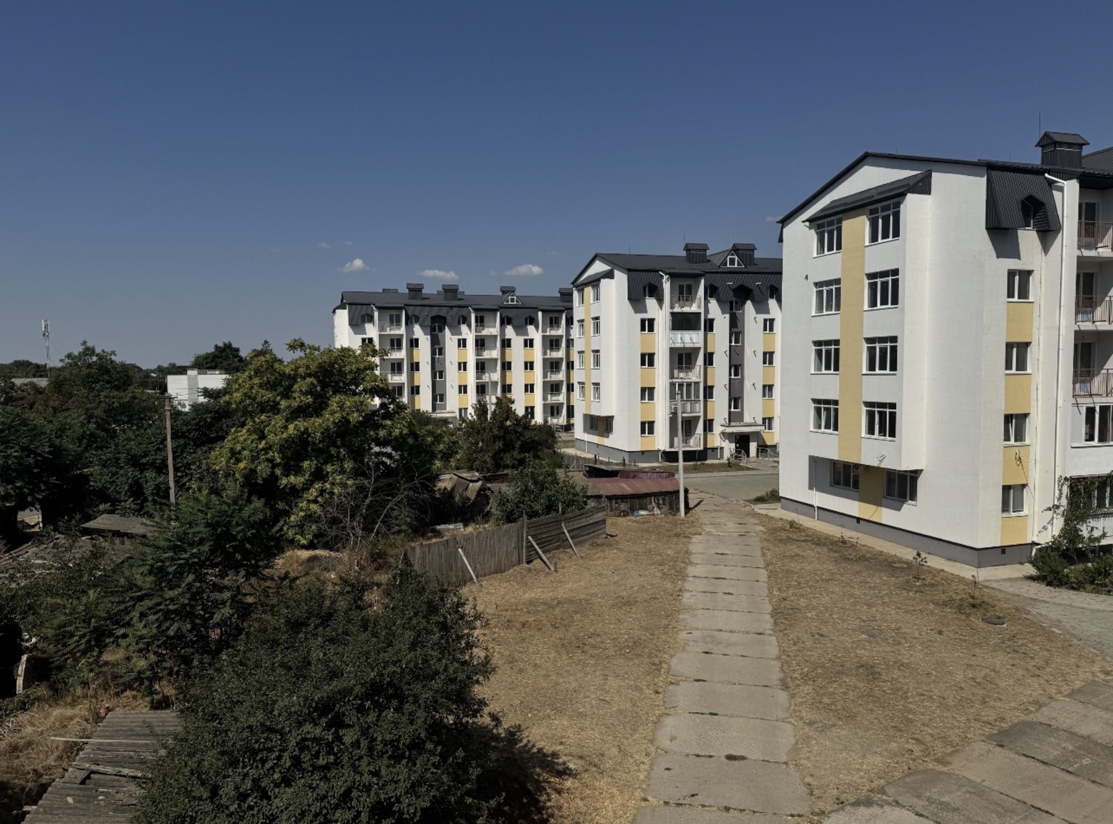 Продаётся современная квартира в пгт Молодёжное, рядом с Чёрноморском фото 1 Продаётся современная квартира в пгт Молодёжное, рядом с Чёрноморском фото 1