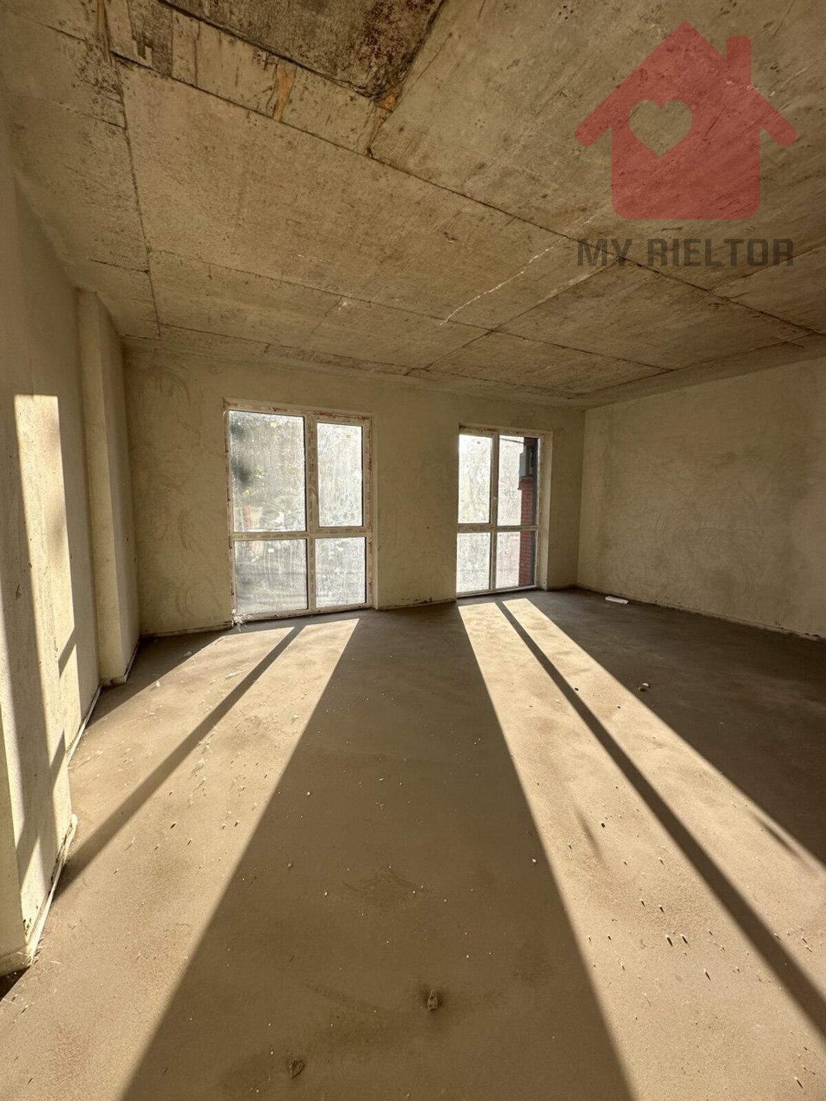 Продаж квартири поруч з центром! фото 1 Продаж квартири поруч з центром! фото 1