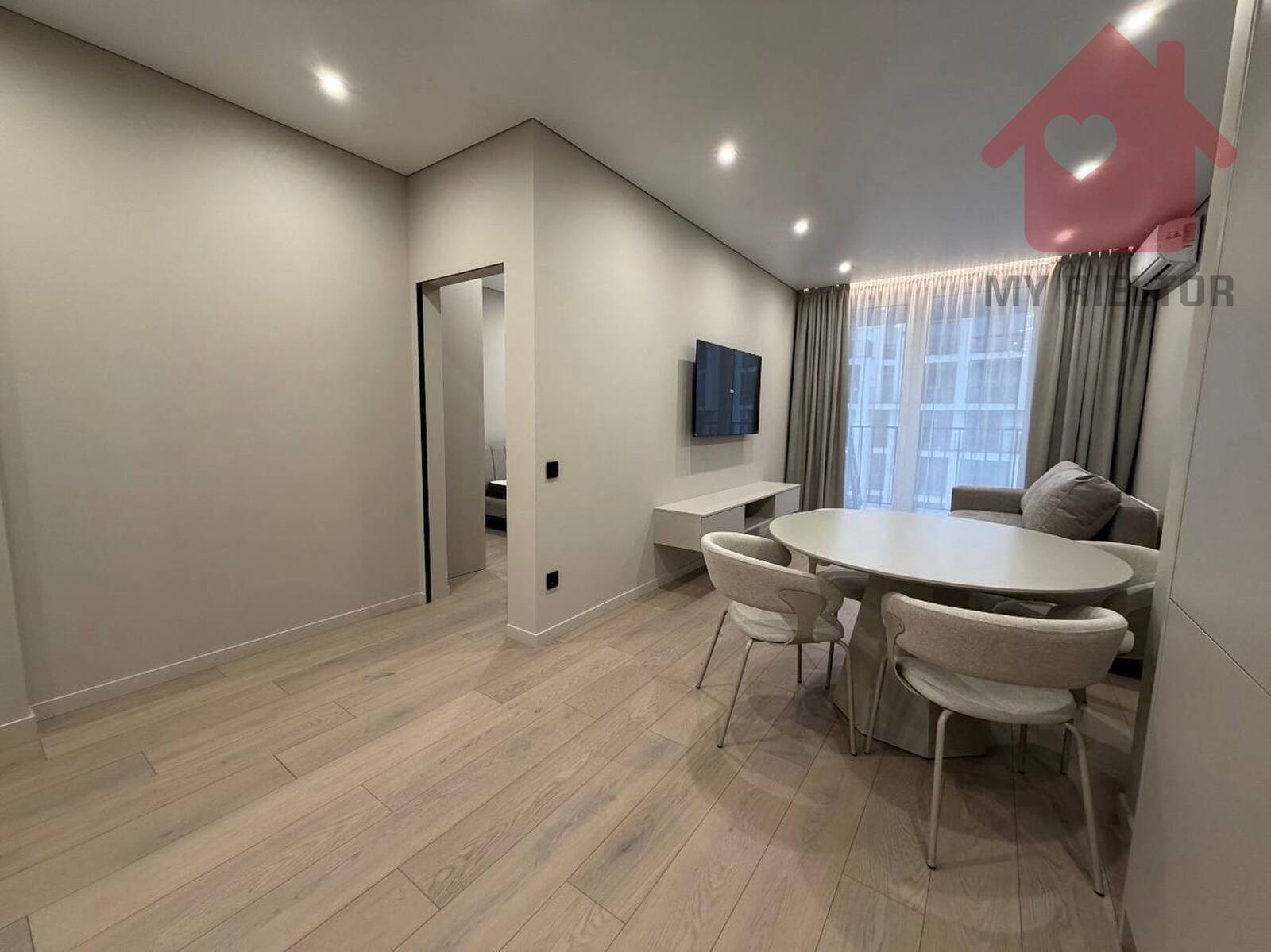 Продаж 1,5 квартири ЖК В 4 фото 1 Продаж 1,5 квартири ЖК В 4 фото 1