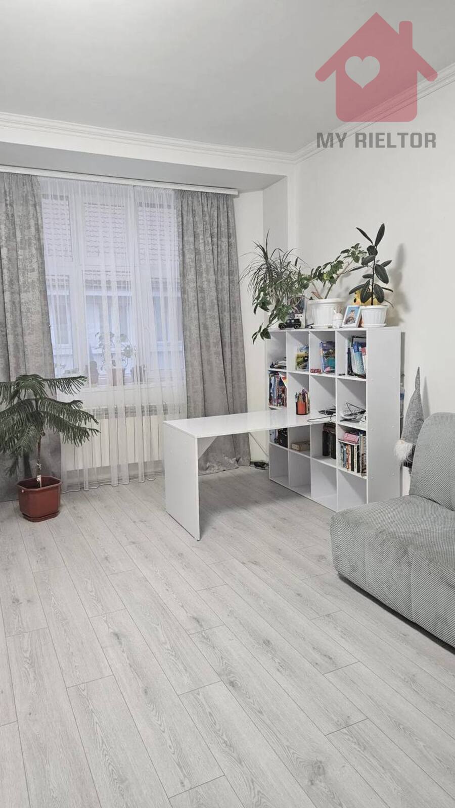 Продаж трикімнатної квартири по вул.Довженка фото 1 Продаж трикімнатної квартири по вул.Довженка фото 1