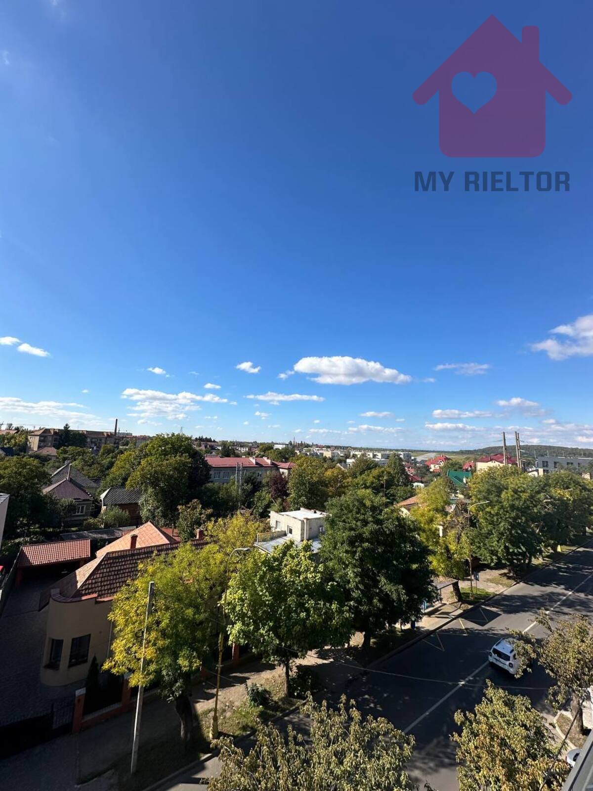 Продаж квартири з неймовірним краєвидом! фото 1 Продаж квартири з неймовірним краєвидом! фото 1