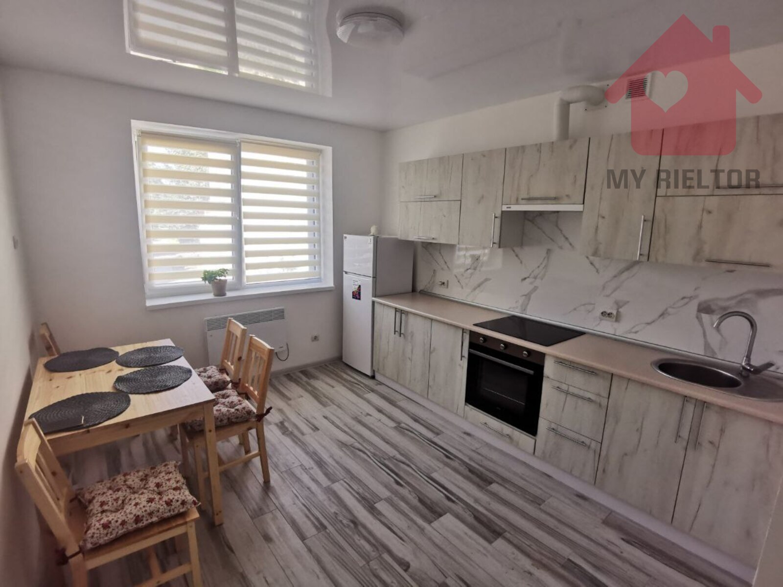 Продаж двокімнатної квартири по вул.Тихого фото 1 Продаж двокімнатної квартири по вул.Тихого фото 1