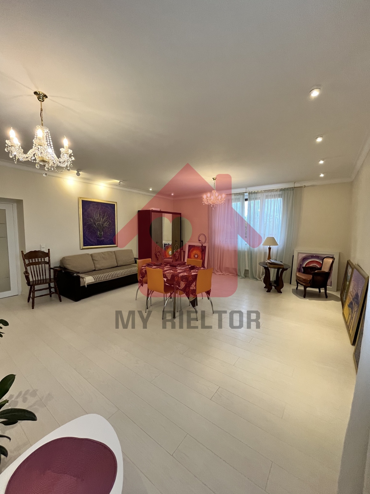 Світла та простора 2 кімнатна квартира в парковій зоні фото 1 Світла та простора 2 кімнатна квартира в парковій зоні фото 1