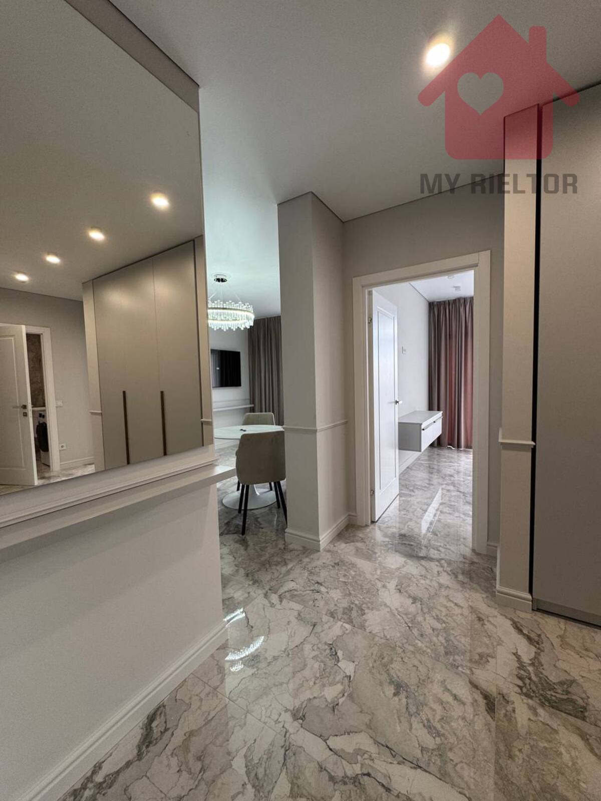 Продаж двокімнатної квартири по вул.Радіщева фото 1 Продаж двокімнатної квартири по вул.Радіщева фото 1