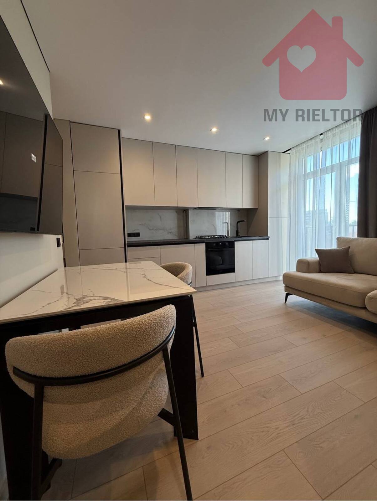 Продаж однокімнатної квартири ЖК В 4 фото 1 Продаж однокімнатної квартири ЖК В 4 фото 1