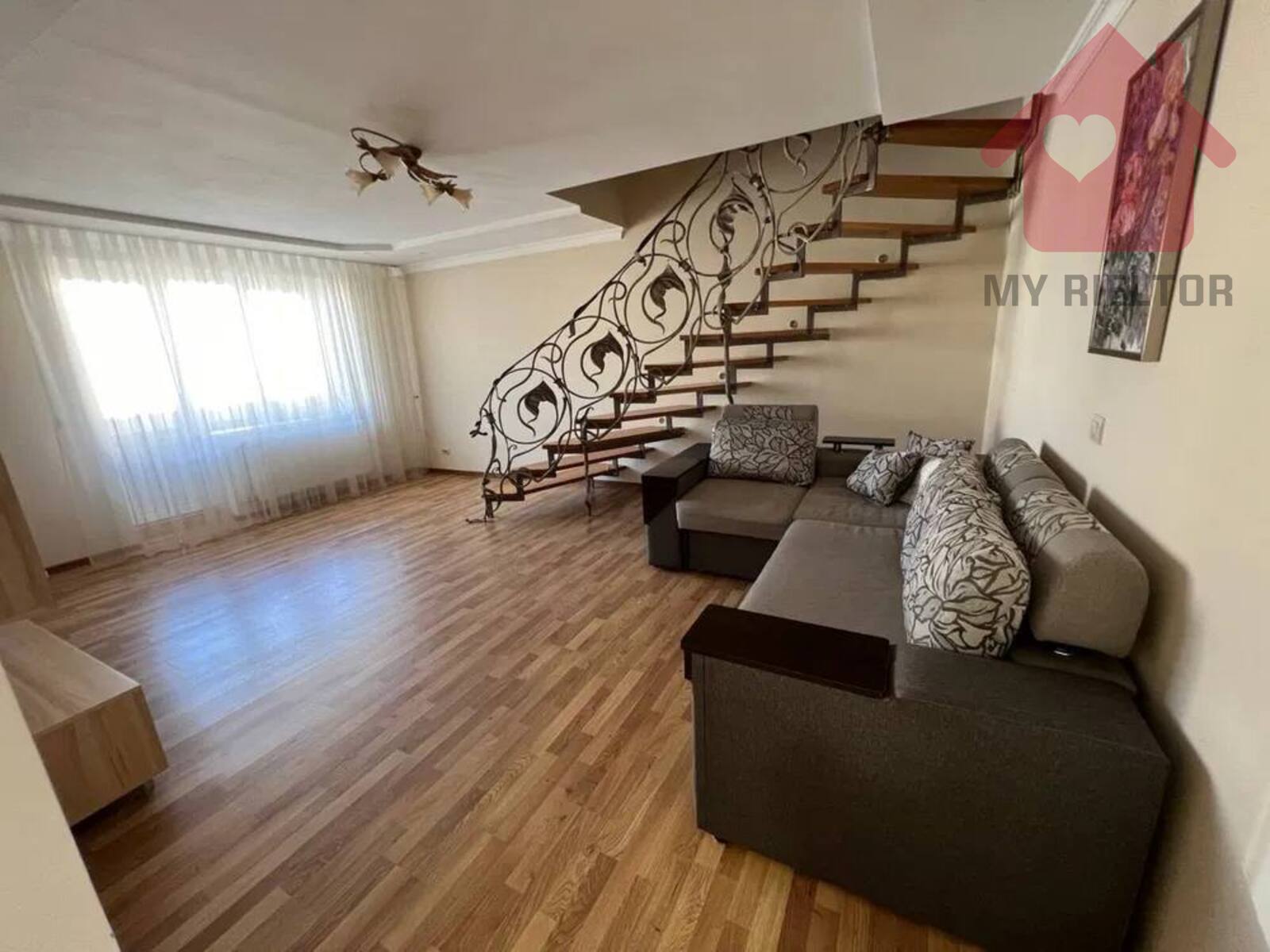 Продаж дворівневої квартири по вул.Лінтура фото 1 Продаж дворівневої квартири по вул.Лінтура фото 1