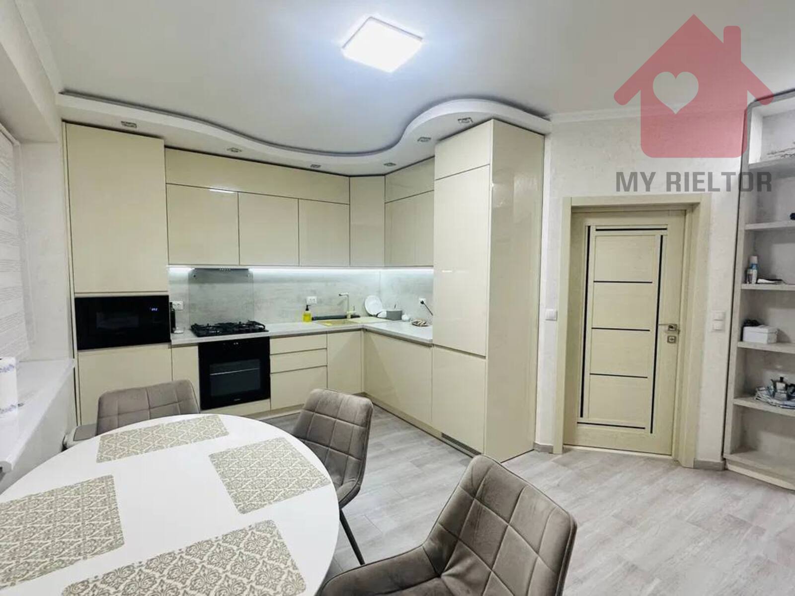 Продаж двокімнатної квартири по вул.Єньківська фото 1 Продаж двокімнатної квартири по вул.Єньківська фото 1