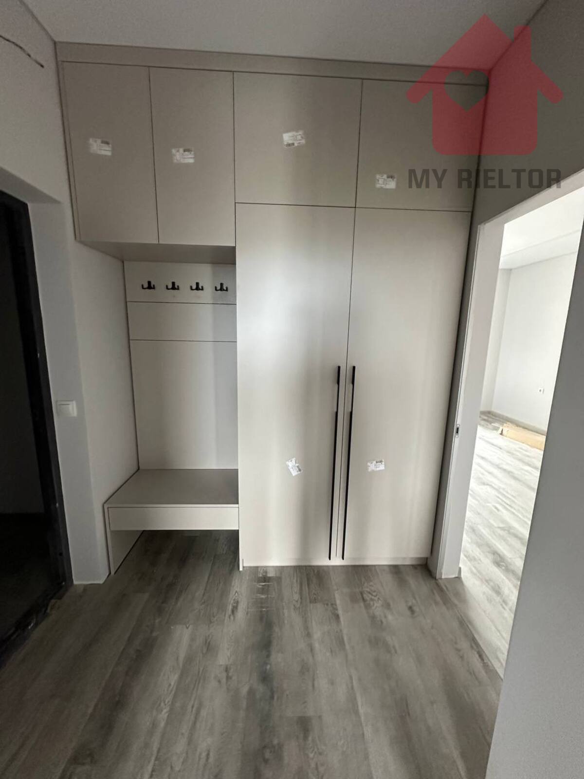 Продаж двокімнатної квартири по вул.Богомольця фото 1 Продаж двокімнатної квартири по вул.Богомольця фото 1