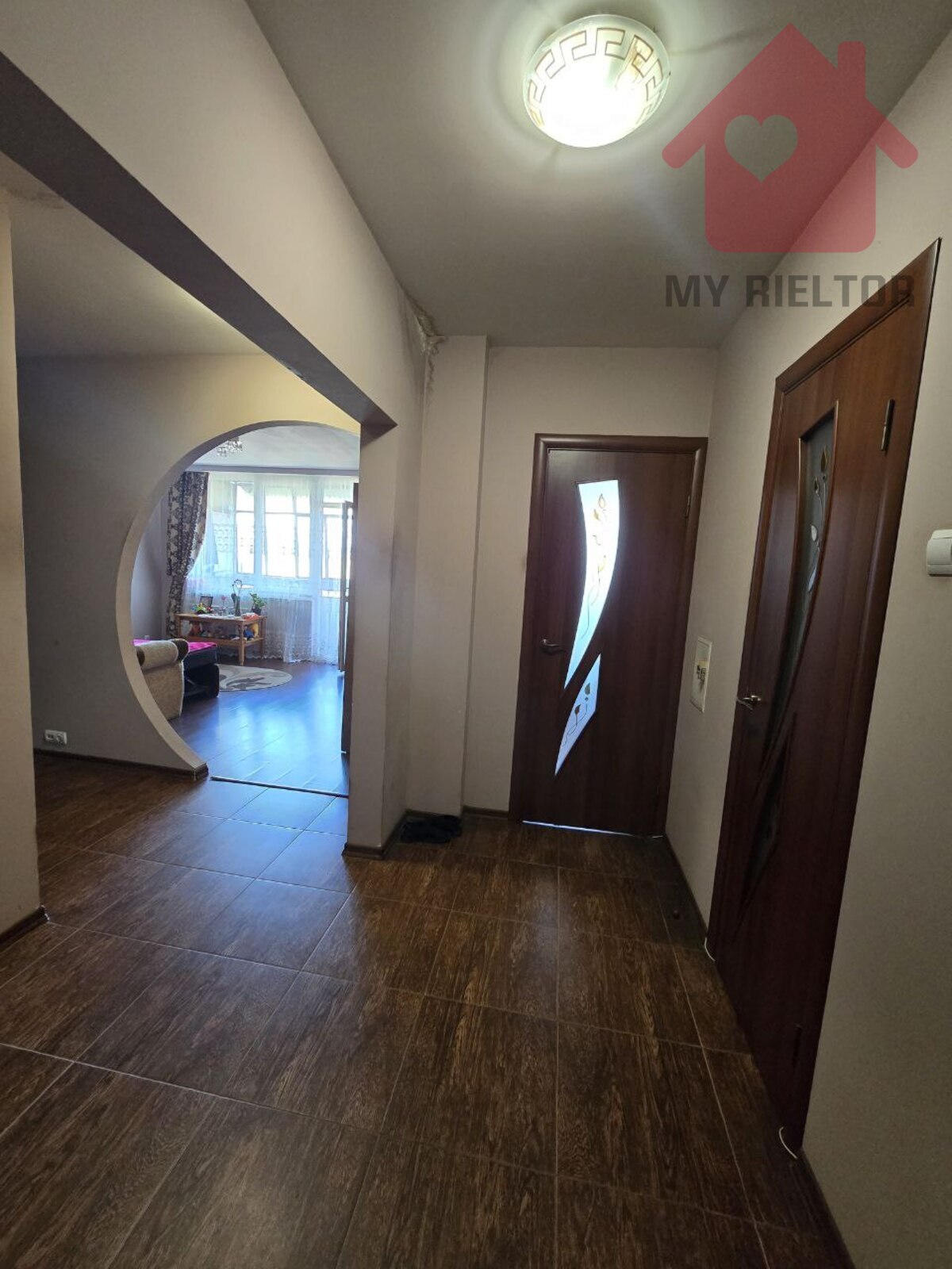 Продаж трикімнатної квартири по вул.Минайська фото 1 Продаж трикімнатної квартири по вул.Минайська фото 1