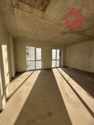 Продаж квартири поруч з центром! фото 1 Продаж квартири поруч з центром! фото 1