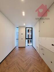������ 1,5 �������� �� Uzh Towers ���� 2