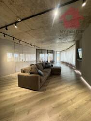 Продаж трикімнатної квартири в центрі міста пл.Богдана Хмельницького. фото 1 Продаж трикімнатної квартири в центрі міста пл.Богдана Хмельницького. фото 1