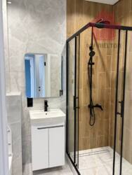 ������ ����������� �������� �� Central Avenua ���� 8