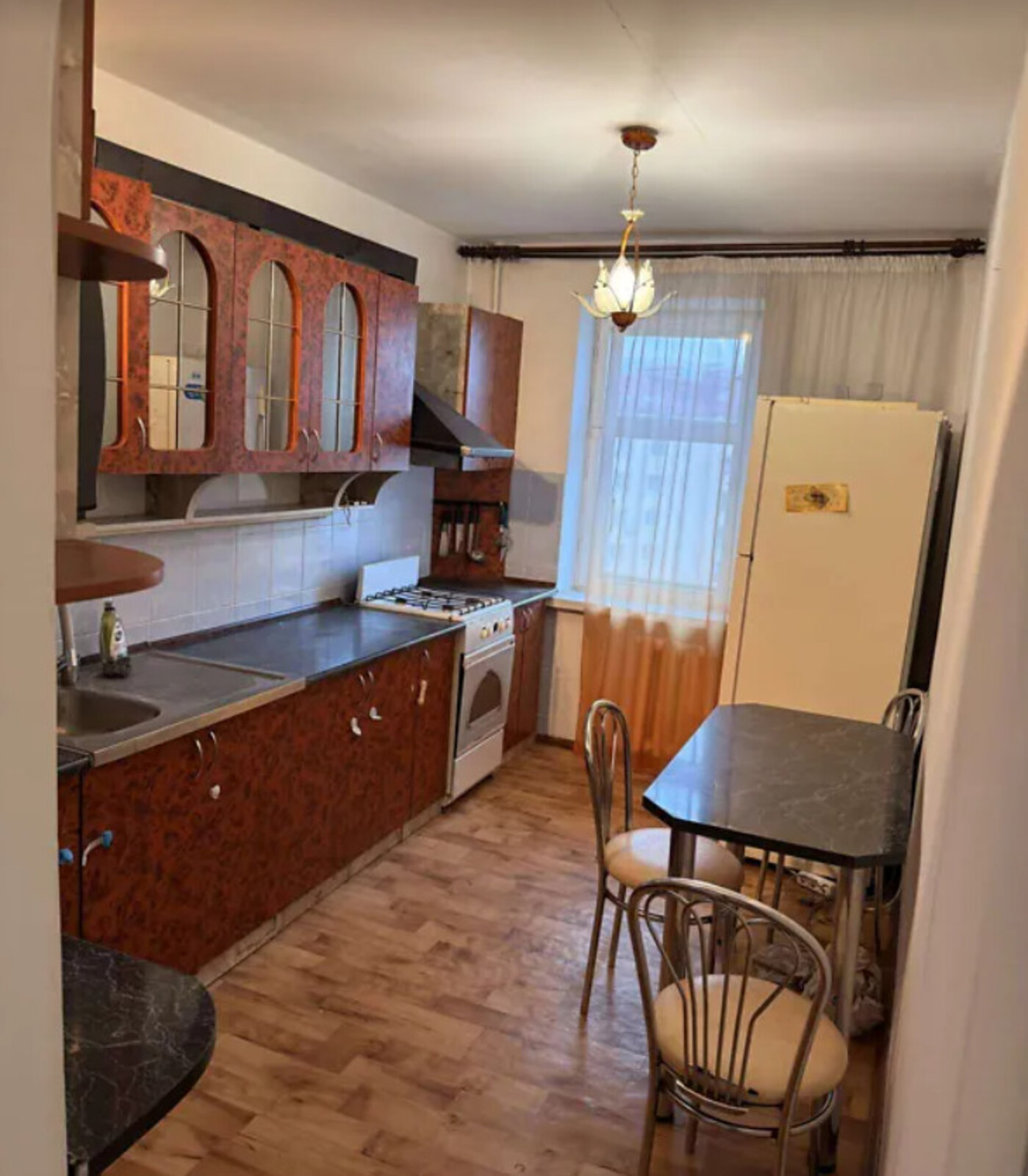 ������ 4� �������� 86.9 ��. � �� ���. ������� ������� ���� 1