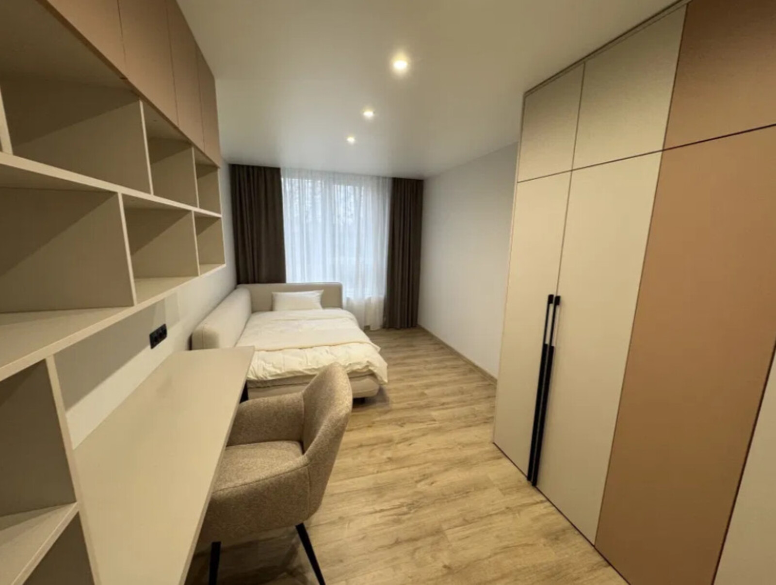 Продаж 3к квартири, 91 кв.м, вул. Чернівецька фото 1 Продаж 3к квартири, 91 кв.м, вул. Чернівецька фото 1